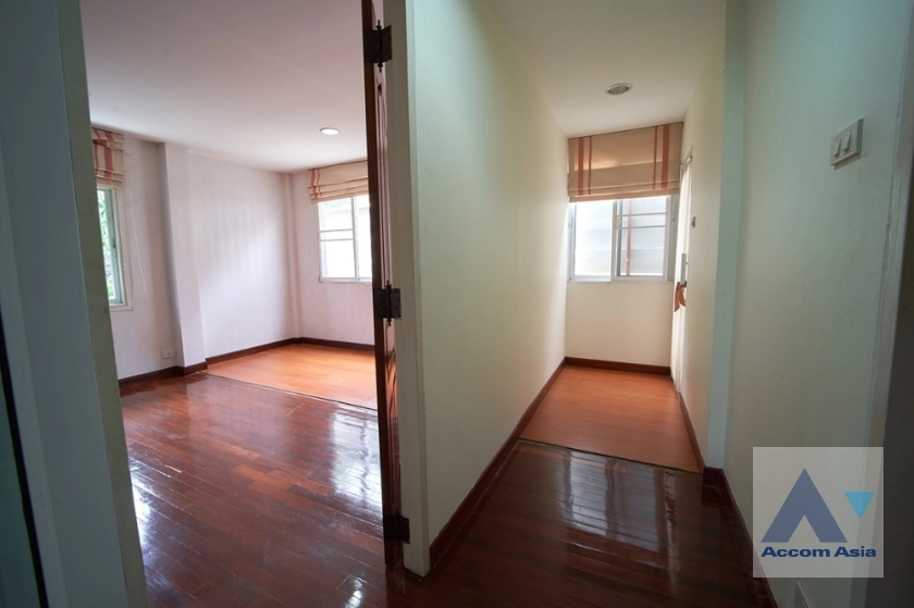16  3 br House For Rent in Sathorn ,Bangkok BRT Thanon Chan AA35724