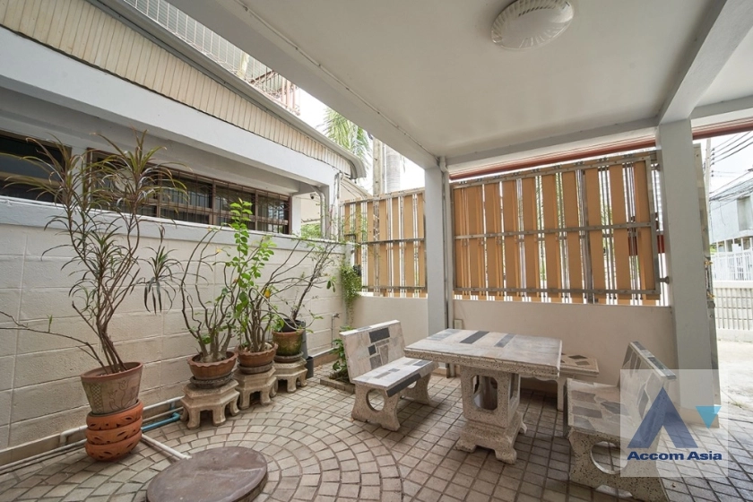 22  3 br House For Rent in Sathorn ,Bangkok BRT Thanon Chan AA35724