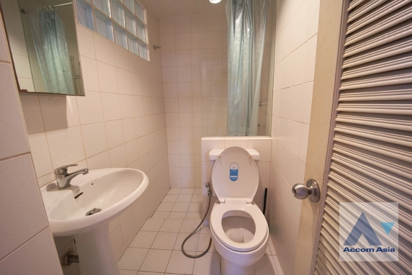 20  3 br House For Rent in Sathorn ,Bangkok BRT Thanon Chan AA35724