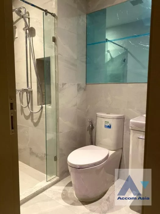 unit 1 Bedroom  Condominium For Sale in Sukhumvit, Bangkok  near BTS Ekkamai (AA35727)