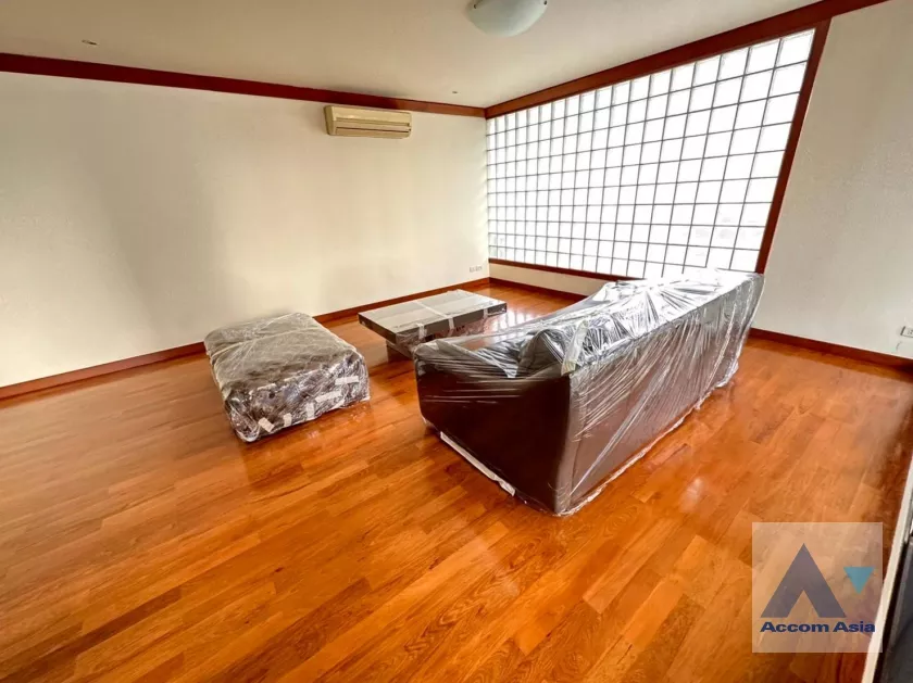  4 Bedrooms  Apartment For Rent in Sukhumvit, Bangkok  near BTS Asok - MRT Sukhumvit (AA35736)