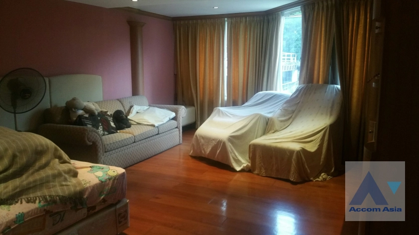  2  5 br House For Rent in Ploenchit ,Bangkok BTS Ratchadamri AA35743