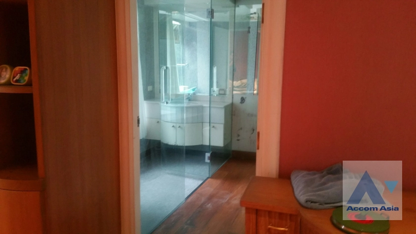 5  5 br House For Rent in Ploenchit ,Bangkok BTS Ratchadamri AA35743