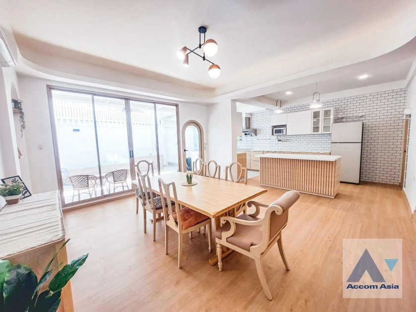 8  4 br House for rent and sale in Sukhumvit ,Bangkok BTS Thong Lo AA35744