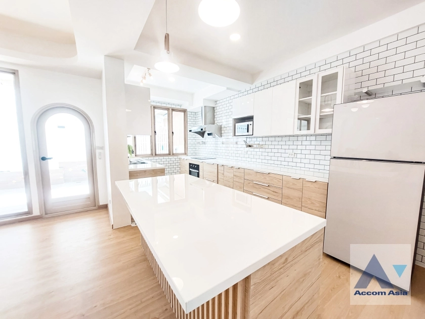 10  4 br House for rent and sale in Sukhumvit ,Bangkok BTS Thong Lo AA35744