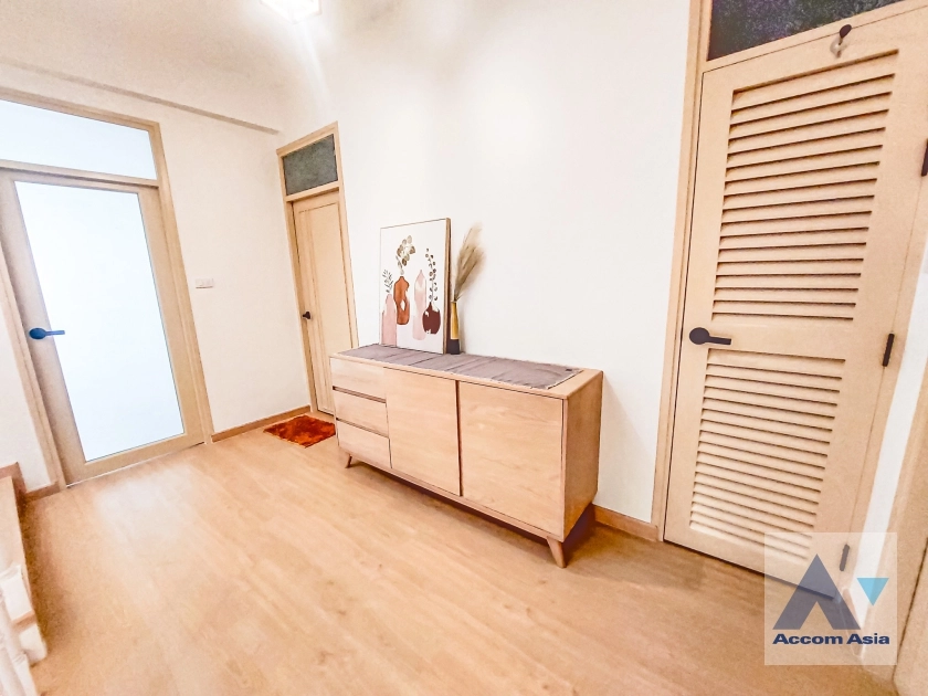 18  4 br House for rent and sale in Sukhumvit ,Bangkok BTS Thong Lo AA35744