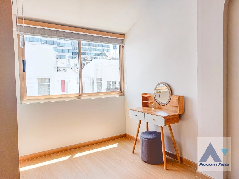 42  4 br House for rent and sale in Sukhumvit ,Bangkok BTS Thong Lo AA35744