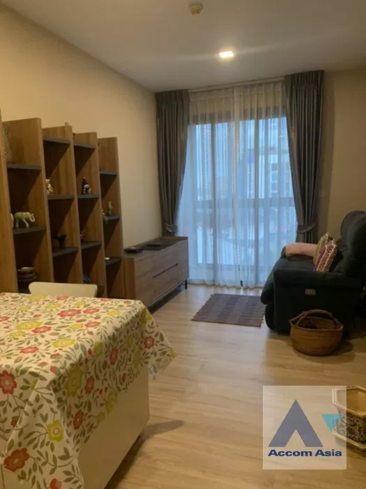 unitTaka Haus Ekkamai 12