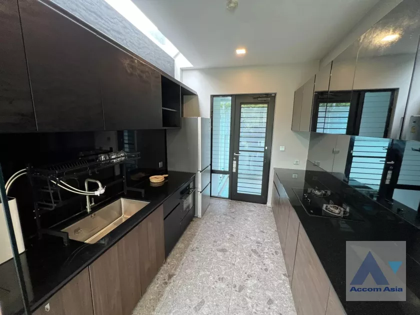 9  4 br House for rent and sale in Latkrabang ,Bangkok ARL Ban Thap Chang at Nantawan Rama 9-Srinakarin AA35751