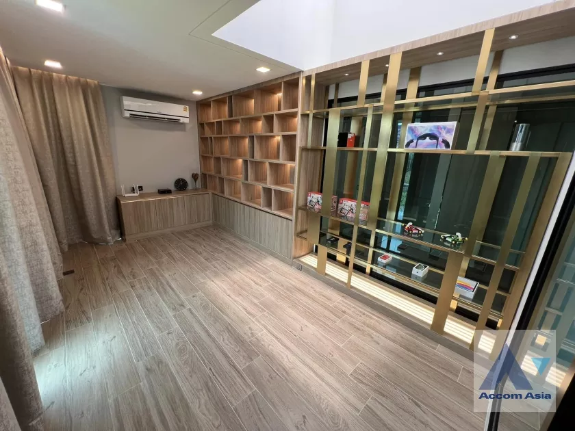 15  4 br House for rent and sale in Latkrabang ,Bangkok ARL Ban Thap Chang at Nantawan Rama 9-Srinakarin AA35751