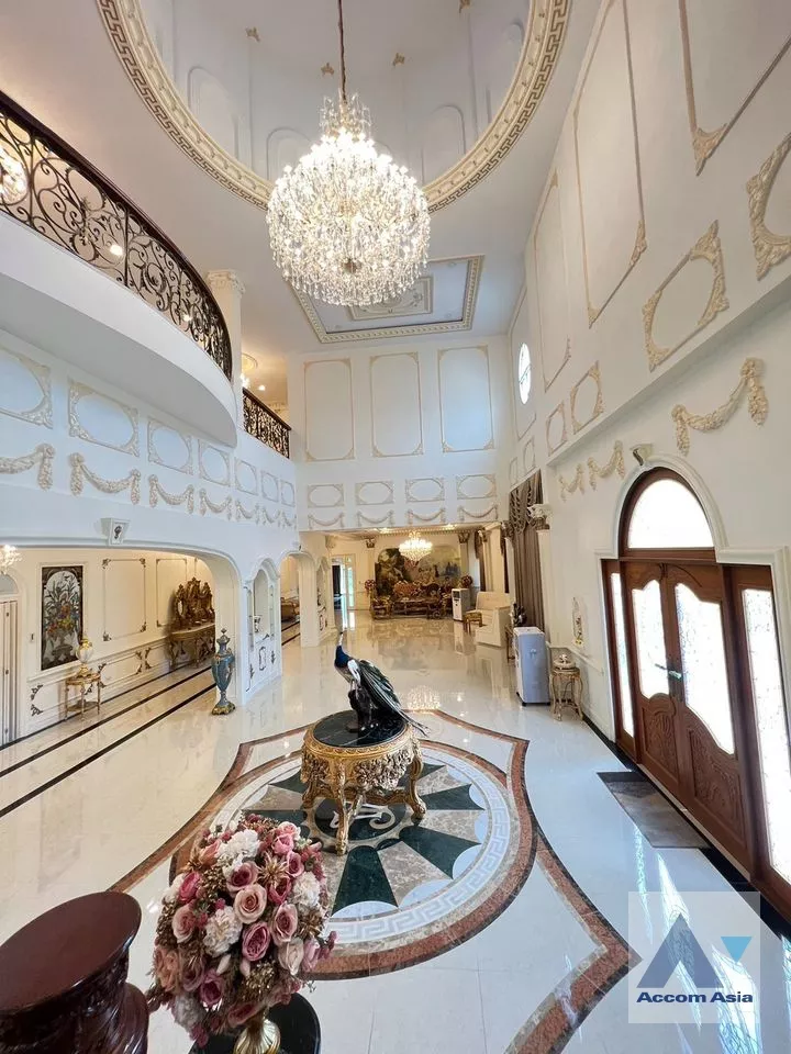  1  10 br House For Sale in Petchkasem ,Bangkok  AA35759