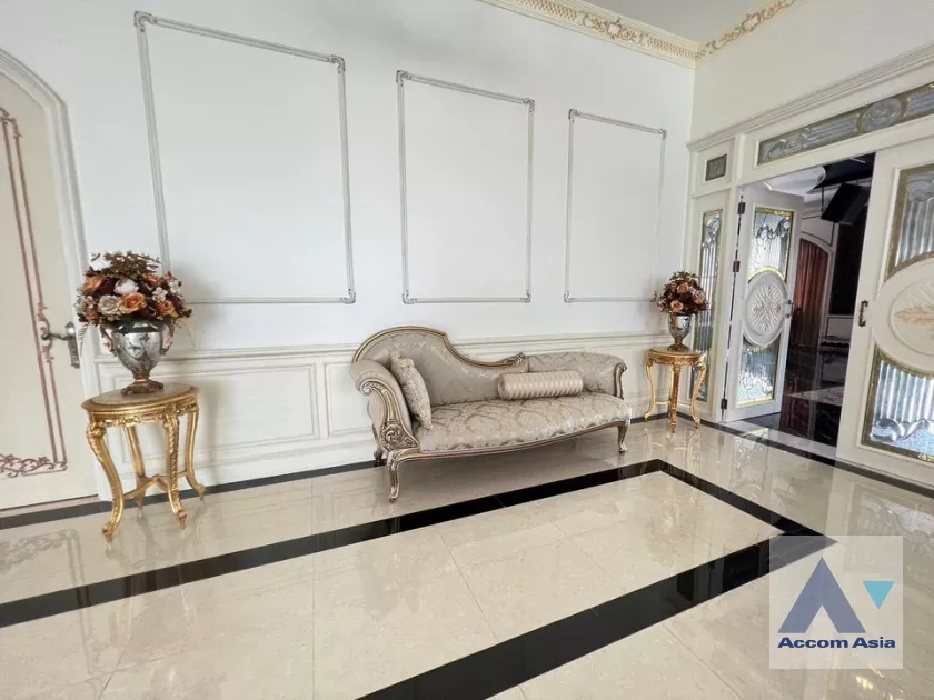 22  10 br House For Sale in Petchkasem ,Bangkok  AA35759