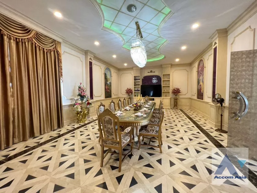 5  10 br House For Sale in Petchkasem ,Bangkok  AA35759