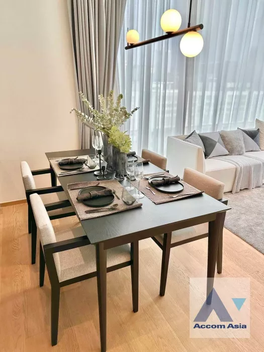 Fully Furnished |  2 Bedrooms  Condominium For Rent & Sale in Ploenchit, Bangkok  near BTS Chitlom (AA35762)
