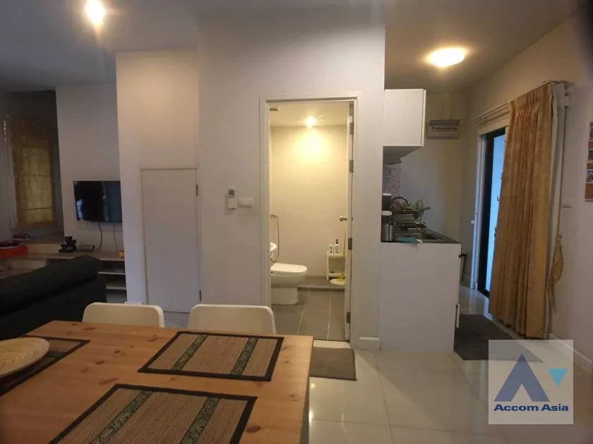  3 Bedrooms  House For Sale in Pattanakarn, Bangkok  (AA35783)