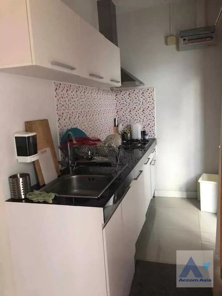 unit 3 Bedrooms  House For Sale in Pattanakarn, Bangkok  (AA35783)