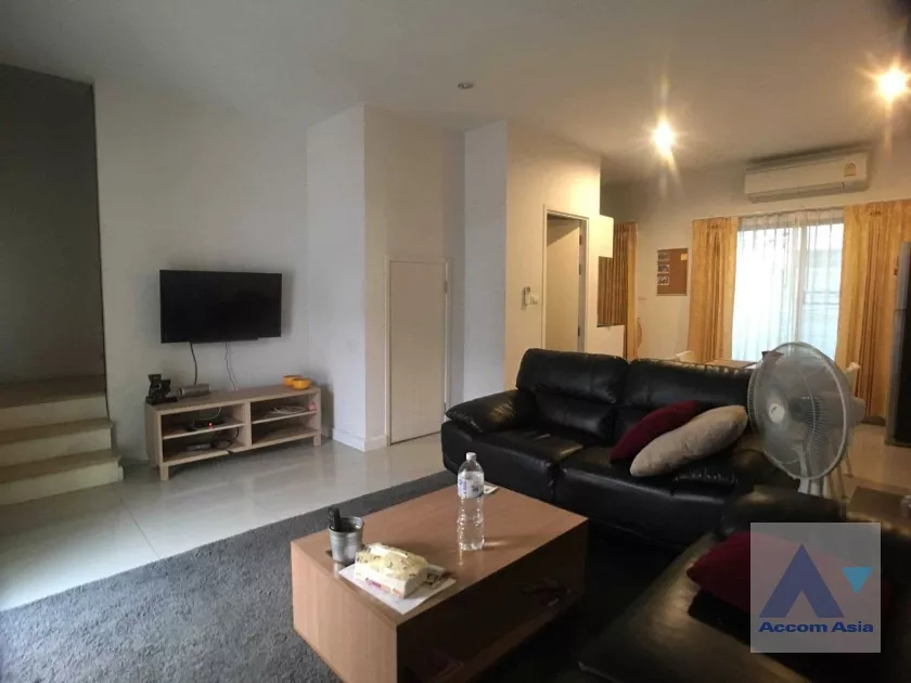 unit 3 Bedrooms  House For Sale in Pattanakarn, Bangkok  (AA35783)