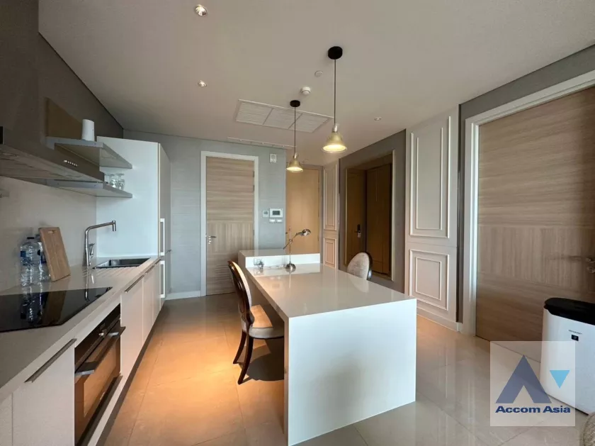 5  1 br Condominium For Rent in Ploenchit ,Bangkok BTS Chitlom at Sindhorn Residence AA35801
