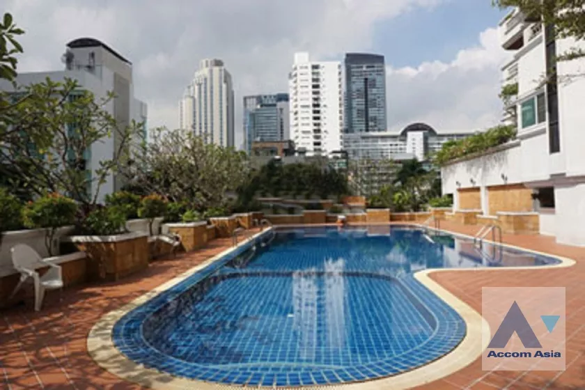  3 Bedrooms  Apartment For Rent in Sukhumvit, Bangkok  near BTS Asok - MRT Sukhumvit (AA35811)