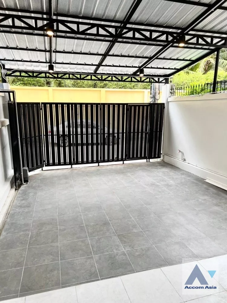 7  5 br House for rent and sale in Sukhumvit ,Bangkok BTS Phra khanong AA35823