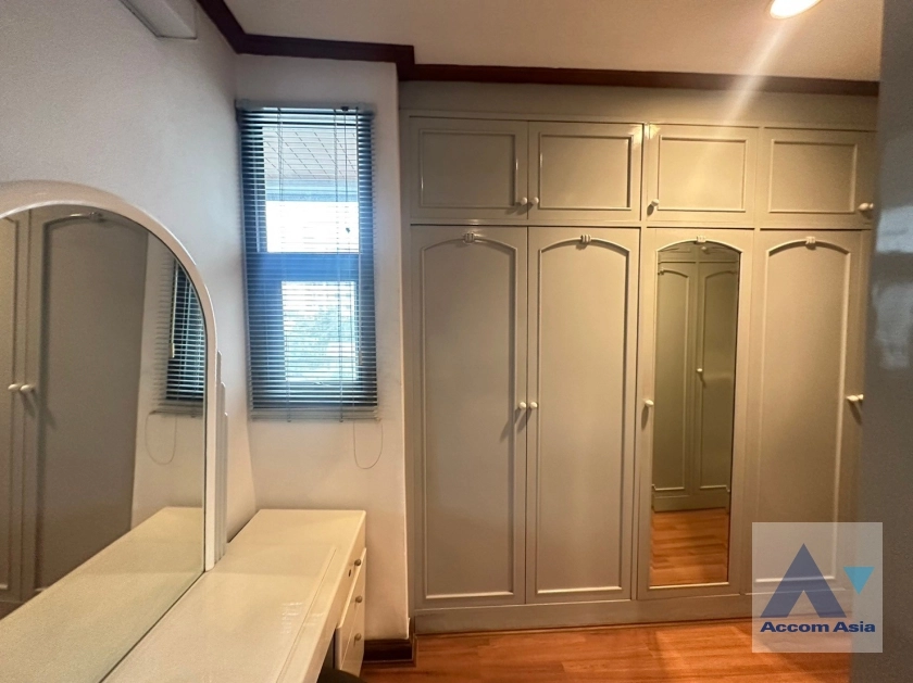 17  4 br Condominium for rent and sale in Phaholyothin ,Bangkok BTS Ari at The Regency   AA35828