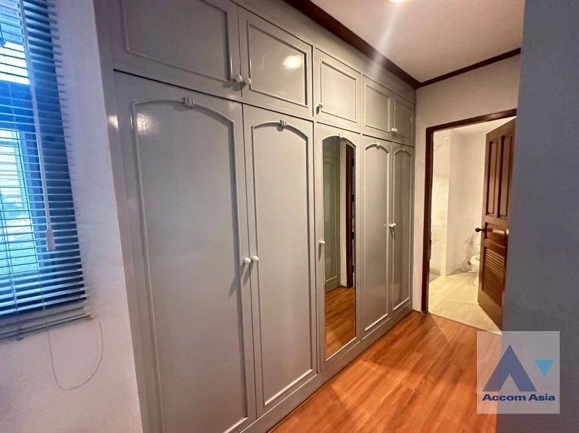 16  4 br Condominium for rent and sale in Phaholyothin ,Bangkok BTS Ari at The Regency   AA35828