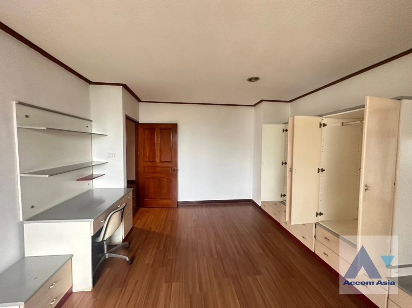 12  4 br Condominium for rent and sale in Phaholyothin ,Bangkok BTS Ari at The Regency   AA35828