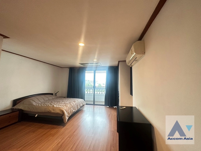 9  4 br Condominium for rent and sale in Phaholyothin ,Bangkok BTS Ari at The Regency   AA35828
