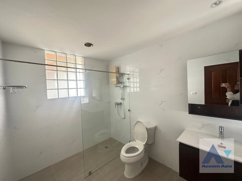 19  4 br Condominium for rent and sale in Phaholyothin ,Bangkok BTS Ari at The Regency   AA35828