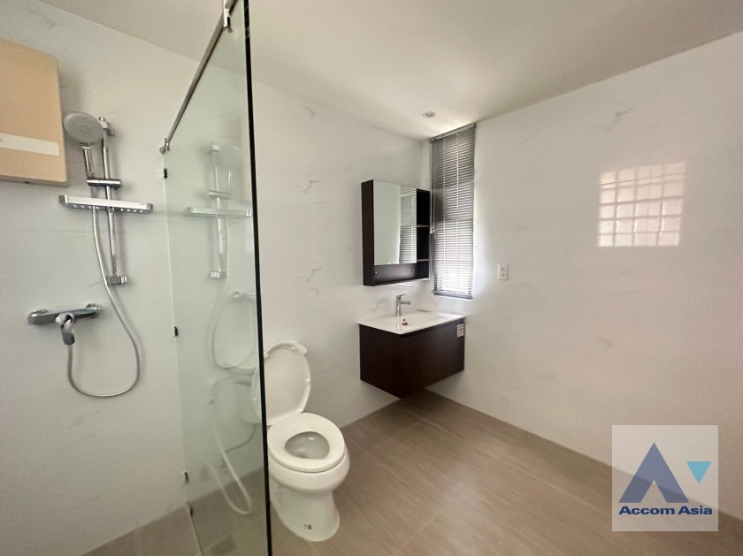 20  4 br Condominium for rent and sale in Phaholyothin ,Bangkok BTS Ari at The Regency   AA35828