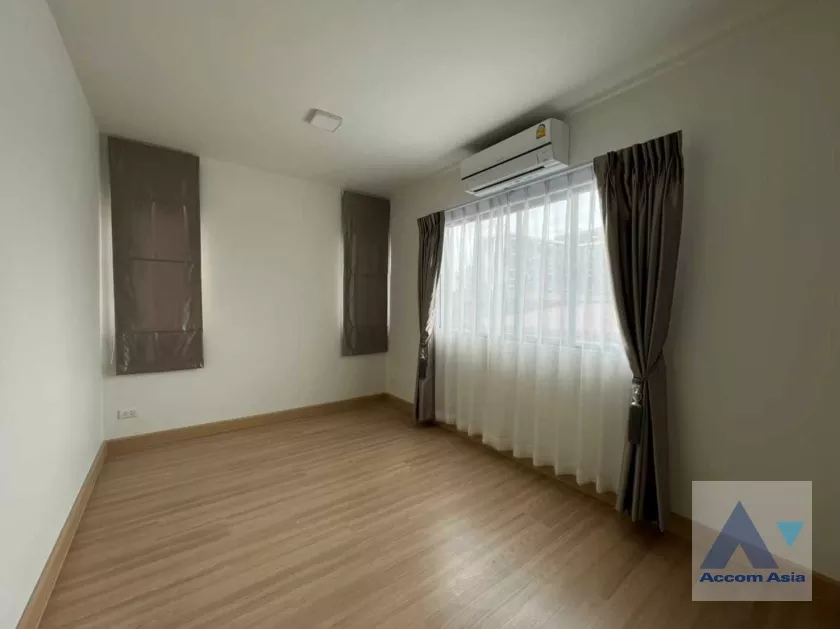 13  3 br Townhouse For Rent in Ratchadapisek ,Bangkok MRT Sutthisan at The Connect UP 3 AA35835