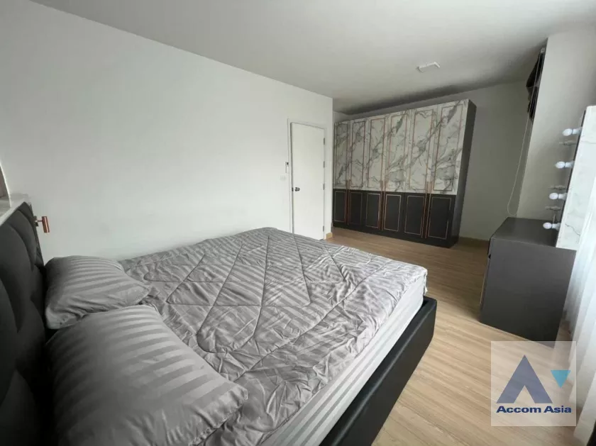 12  3 br Townhouse For Rent in Ratchadaphisek ,Bangkok MRT Sutthisan at The Connect UP 3 AA35835