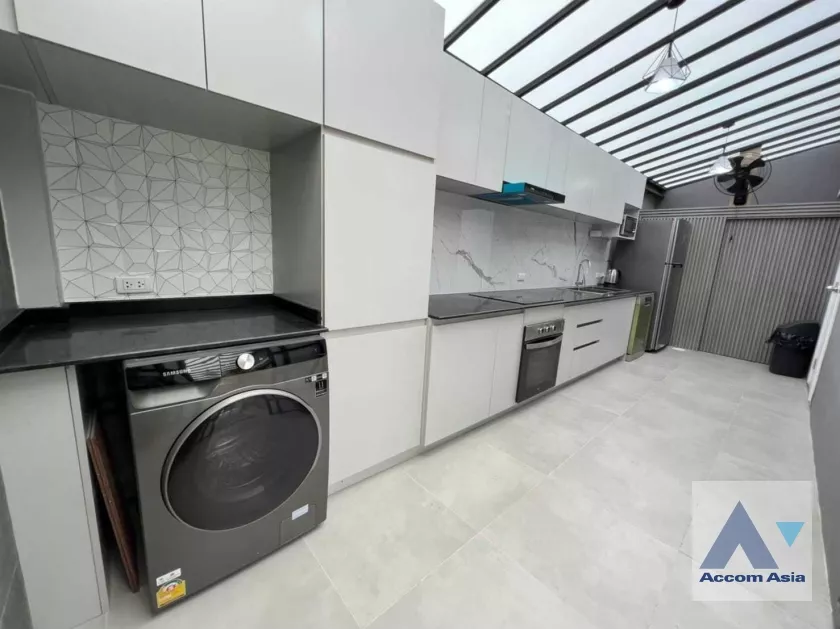 7  3 br Townhouse For Rent in Ratchadaphisek ,Bangkok MRT Sutthisan at The Connect UP 3 AA35835