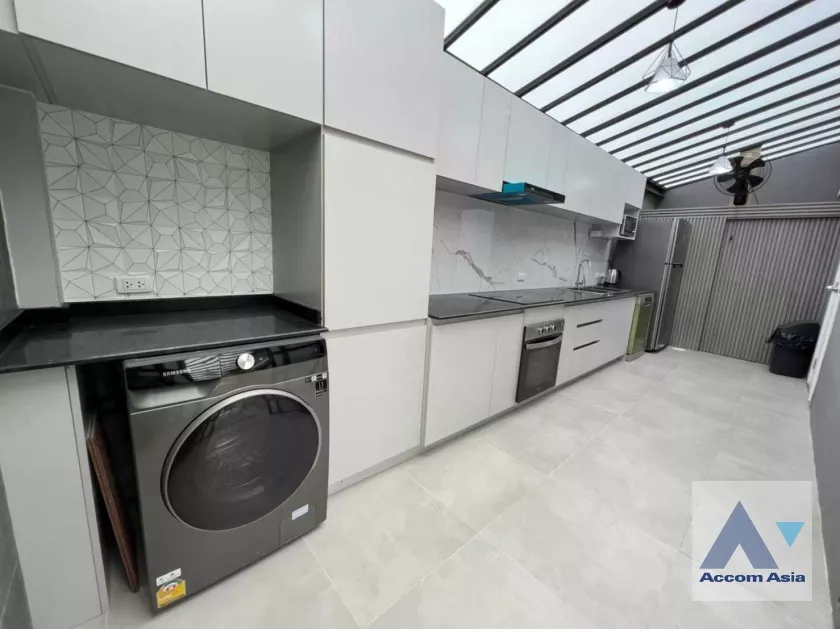 7  3 br Townhouse For Rent in Ratchadapisek ,Bangkok MRT Sutthisan at The Connect UP 3 AA35835