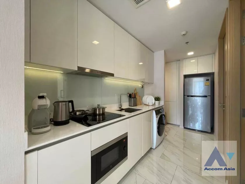 unitGarden View, Fully Furnished, Corner Unit | HYDE Sukhumvit 11