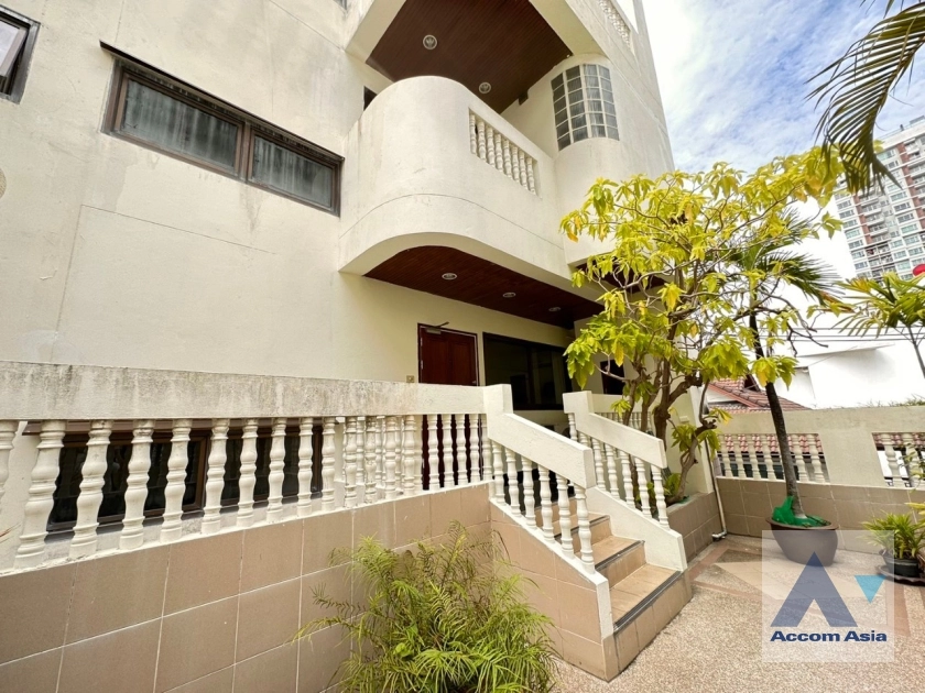37  5 br Townhouse For Rent in Sathorn ,Bangkok BTS Chong Nonsi - BTS Saint Louis at A Homely Place Residence AA35845