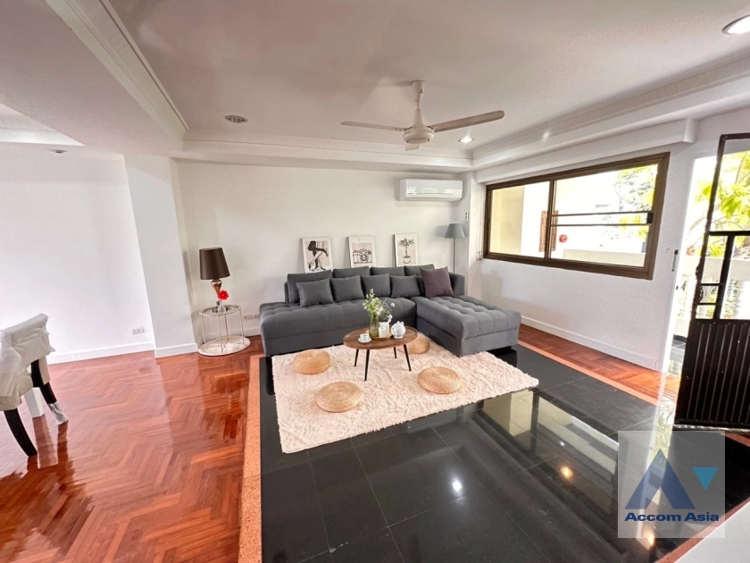  A Homely Place Residence Townhouse  5 Bedroom for Rent BTS Saint Louis in Sathorn Bangkok