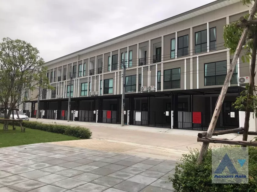 unit 3 Bedrooms  House For Rent in Lat Phrao, Bangkok  (AA35846)