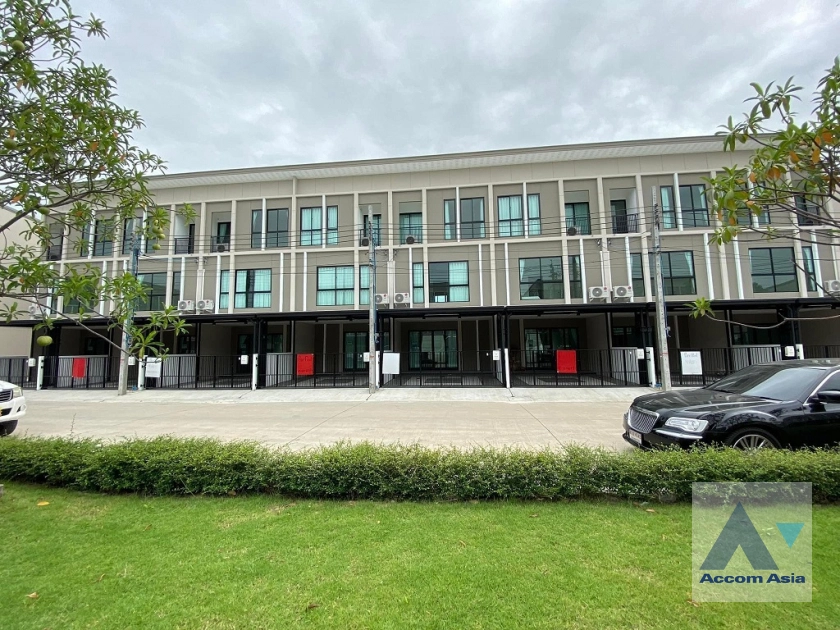 unit 3 Bedrooms  House For Rent in Lat Phrao, Bangkok  near ARL Hua Mak (AA35850)