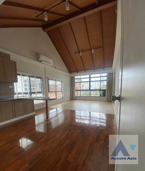 unitOffice |  5 Bedrooms  Building For Rent in Sukhumvit, Bangkok  near BTS Phrom Phong (AA35856)