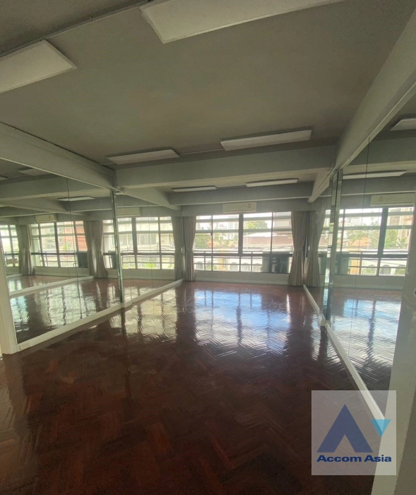 unitOffice |  5 Bedrooms  Building For Rent in Sukhumvit, Bangkok  near BTS Phrom Phong (AA35856)