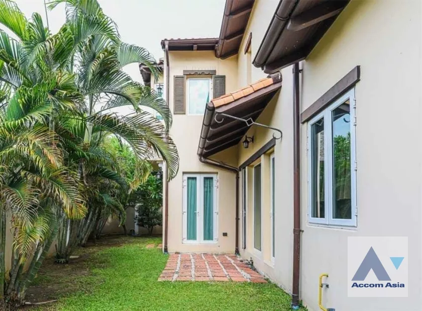 unit 3 Bedrooms  House For Sale in Samutprakan, Samutprakan  (AA35866)