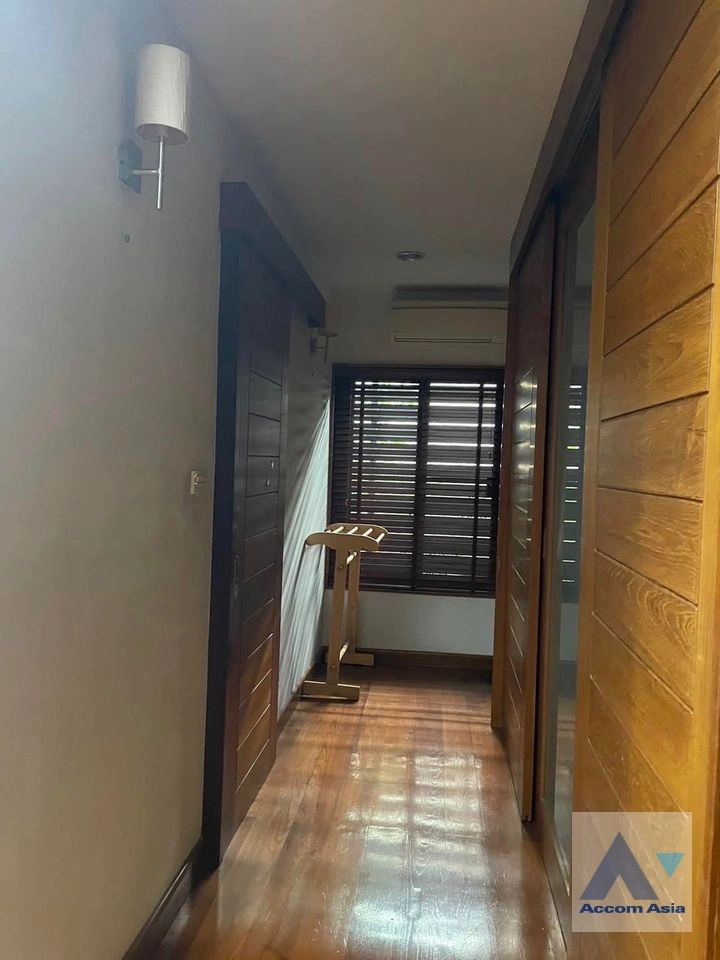 12  4 br House for rent and sale in New Phetchaburi ,Bangkok MRT Phetchaburi AA35870