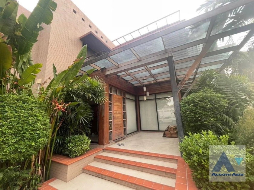  1  4 br House for rent and sale in New Phetchaburi ,Bangkok MRT Phetchaburi AA35870