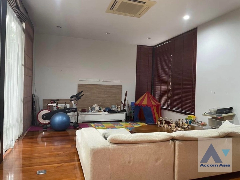 7  4 br House for rent and sale in New Phetchaburi ,Bangkok MRT Phetchaburi AA35870