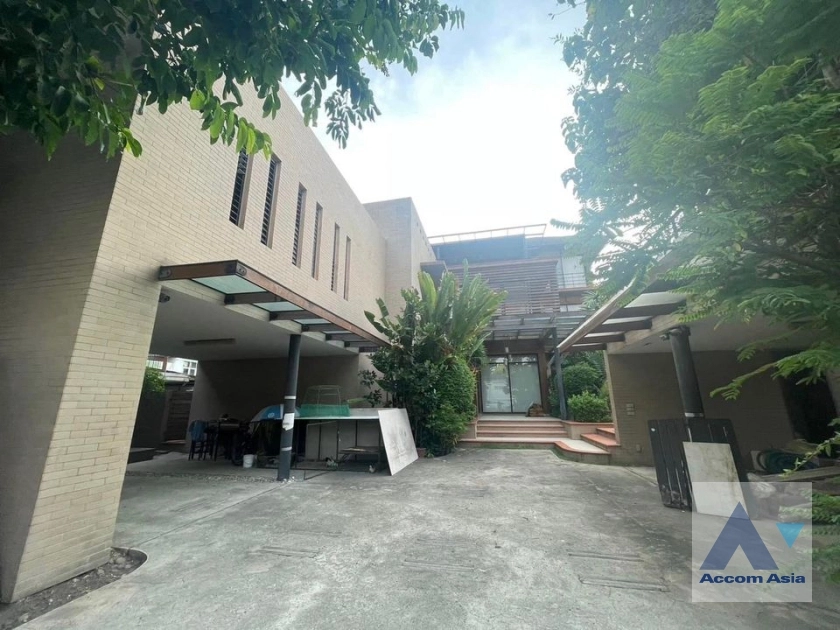  1  4 br House for rent and sale in New Phetchaburi ,Bangkok MRT Phetchaburi AA35870