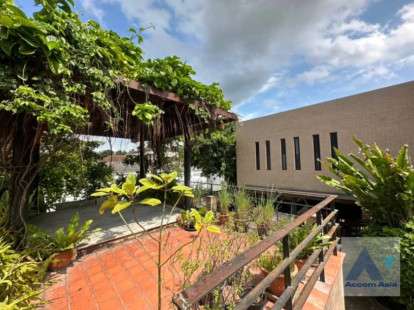 28  4 br House for rent and sale in New Phetchaburi ,Bangkok MRT Phetchaburi AA35870