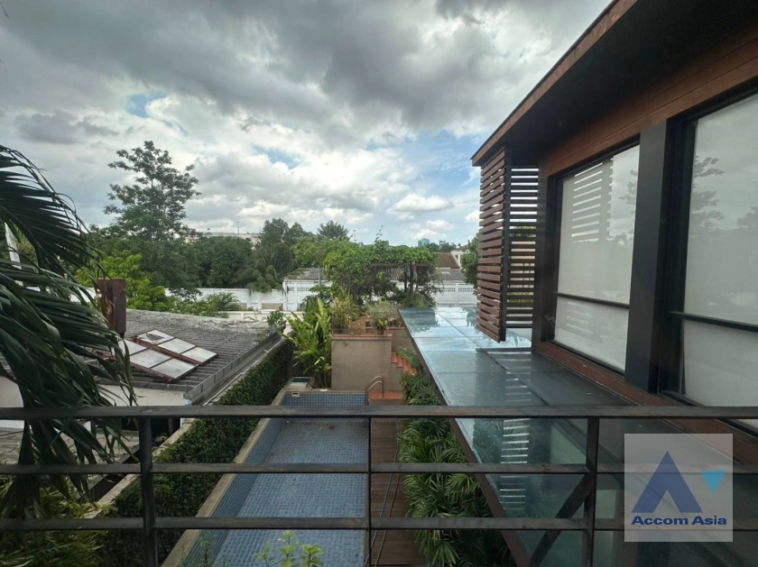 27  4 br House for rent and sale in New Phetchaburi ,Bangkok MRT Phetchaburi AA35870