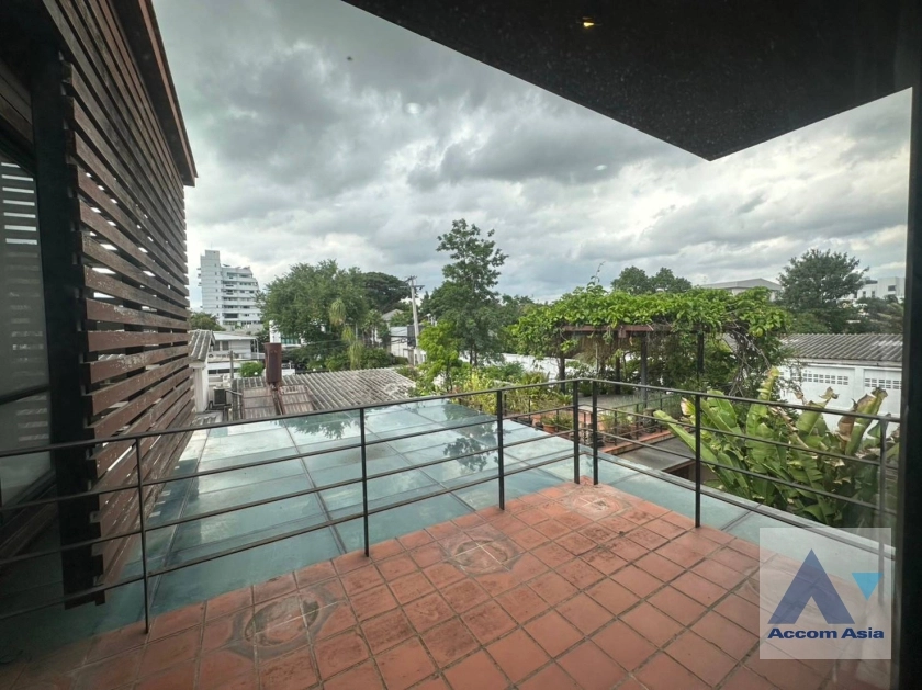 32  4 br House for rent and sale in New Phetchaburi ,Bangkok MRT Phetchaburi AA35870