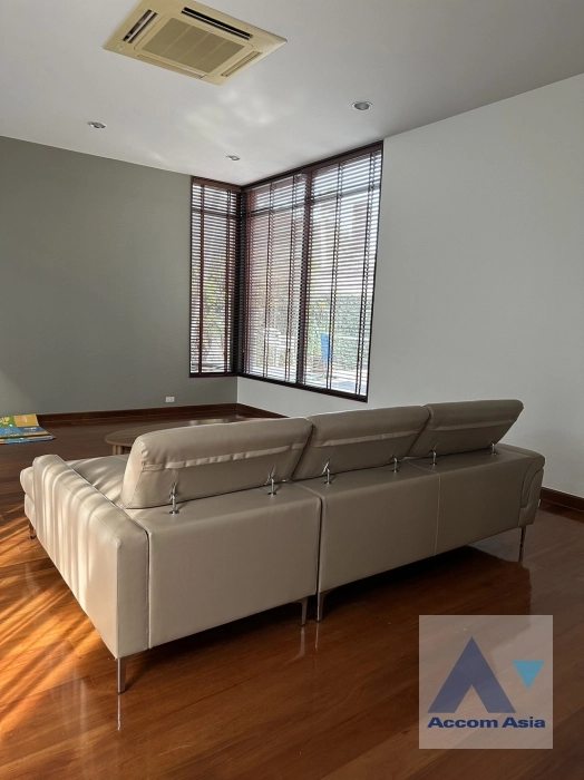 8  4 br House for rent and sale in New Phetchaburi ,Bangkok MRT Phetchaburi AA35870